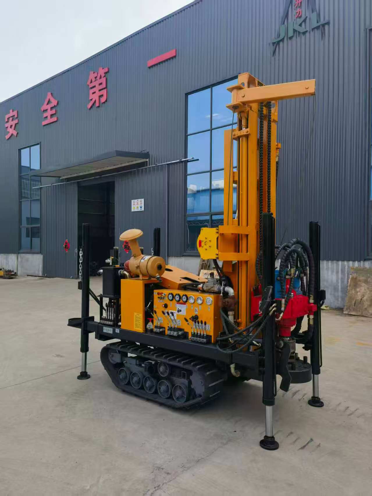 Crawler Pneumatic Drill