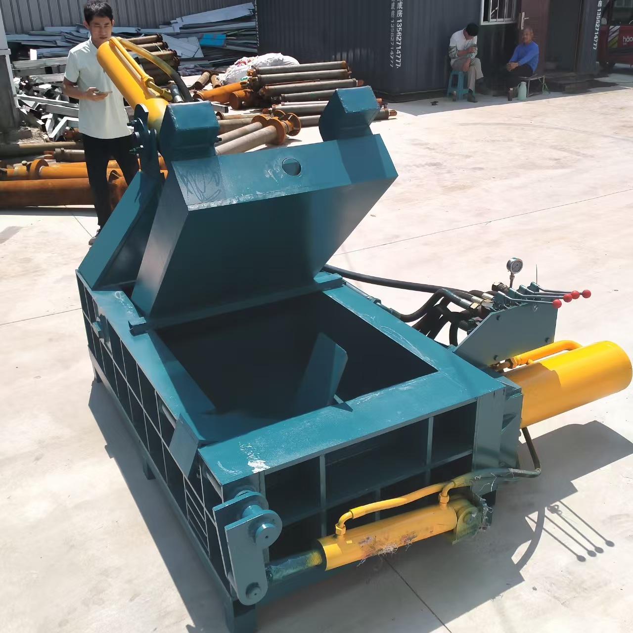 Hydraulic Metal Baler