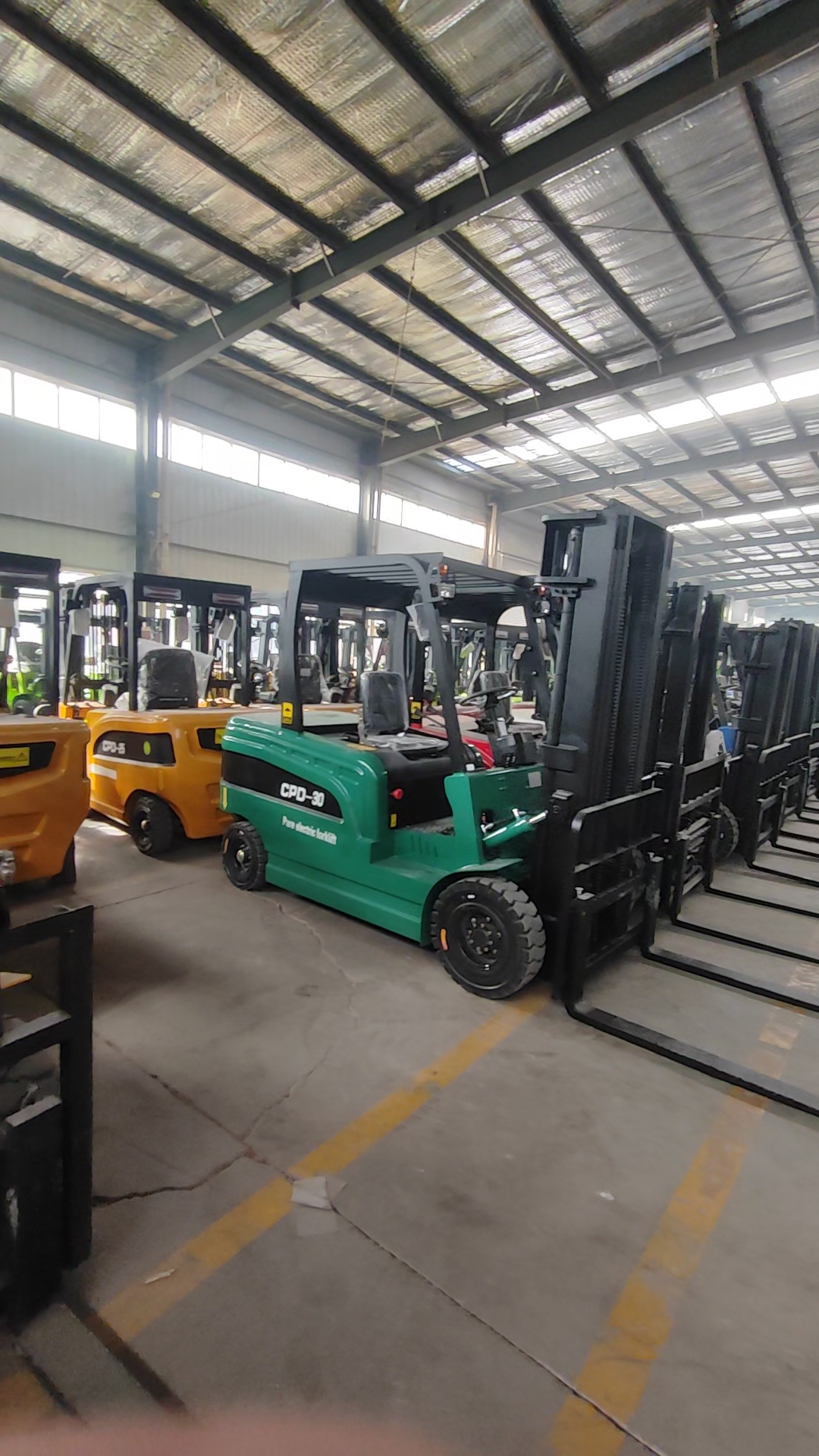 Electric forklift